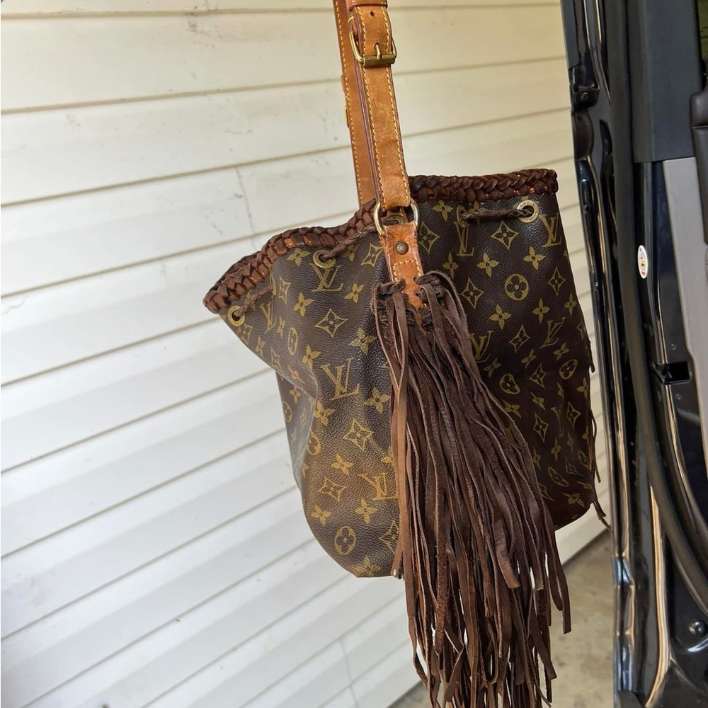 Louis Vuitton Brown Monogram Shoulder Bag NFR attire - Picture 9 of 9